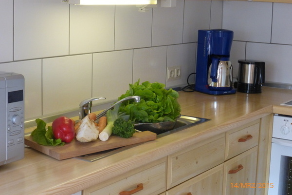 'komplett ausgestattete Einbauk�che'